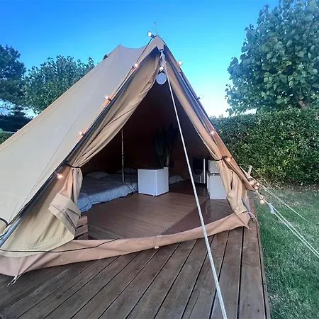 & Glamping Muineira