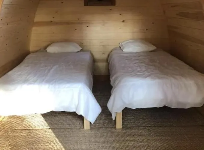 & Glamping Muineira キャンプ場 オ・グローベ