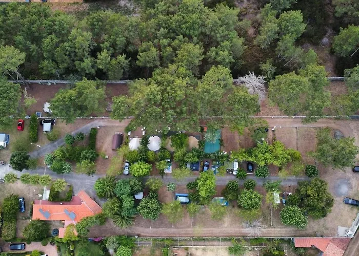 Κάμπινγκ & Glamping Muineira 3*